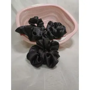 Set Of 4 Black Silk Scrunchies