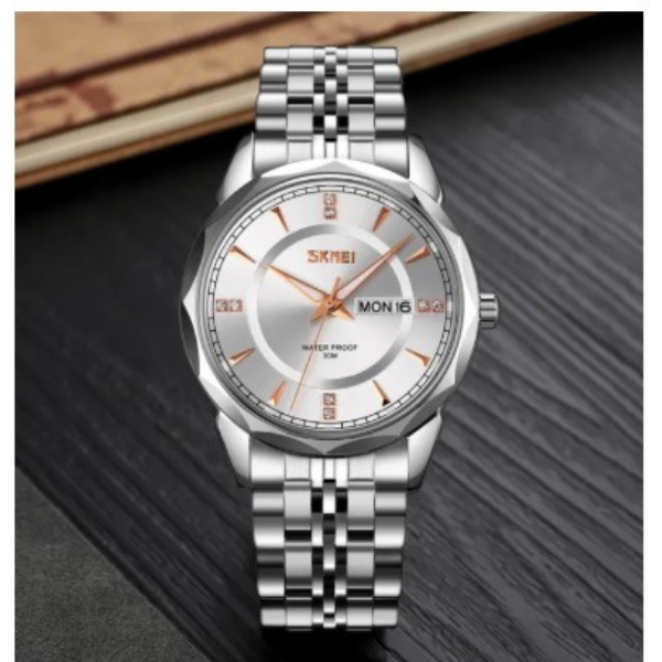 Skmei Luxury Quartz Movement Fashionable Day And Date Function Waterproof Watch - Image 4