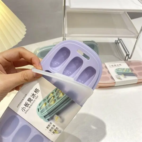 Small Bench Ice Cube Tray with Cover Removable Lids - Image 2