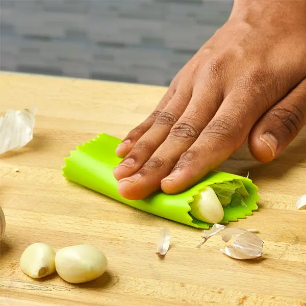 Soft Silicon Garlic Peeler - Image 3