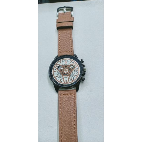 Stylish Round Dial Leather Strap Fashionable Watch For - Image 4