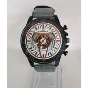 Stylish Round Dial Leather Strap Fashionable Watch For