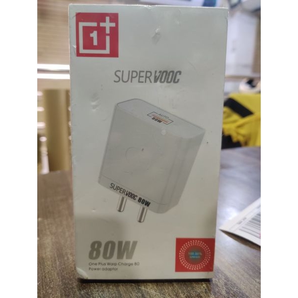 White OnePlus 80W Mobile Charger With Dash Type-C Cable Red - Image 4