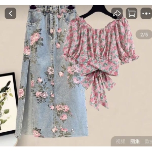 Women's Wear Floral Crop Tops. Back Design. Round neck.